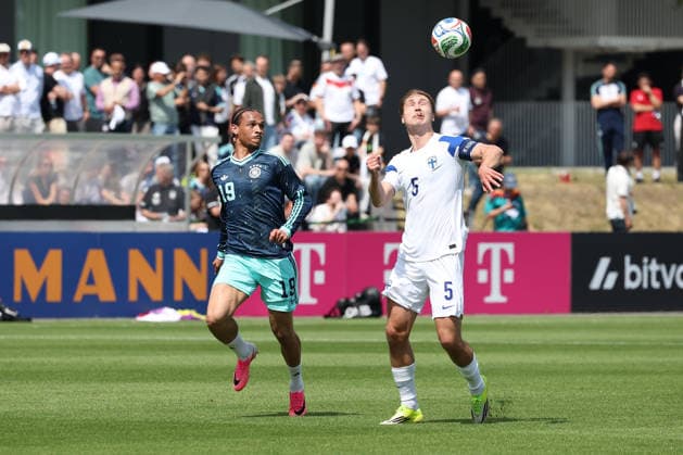 FRANKFURT AM MAIN, DEUTSCHLAND – 01. Juni 2026 Die deutsche Nationalmannschaft verabschiedet sich beim offiziellen Abschiedsevent am DFB-Campus vor der Abreise zur FIFA Fußball-Weltmeisterschaft 2026 in den USA v.l., Leroy Sane (Germany), Miro Tenho (Finnland) in action, with the ball Frankfurt am Main DFB Campus Deutschland Copyright: xJoaquimxFerreirax
