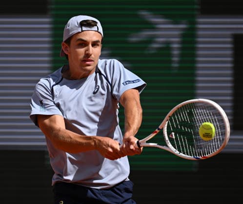 2026 French Open, Roland-Garros - Day 9 PARIS, FRANCE - JUNE 1: Zachary Svajda of the United States in action against Flavio Cobolli (not seen) of Italy during their men s fourth-round match on Day Nine of the 2026 French Open tennis tournament at the Roland-Garros Complex in Paris on June 1, 2026. Mustafa Yalcin Anadolu Paris France. Editorial use only. Please get in touch for any other usage.  Copyright: x2026xAnadoluxMustafaxYalcinx