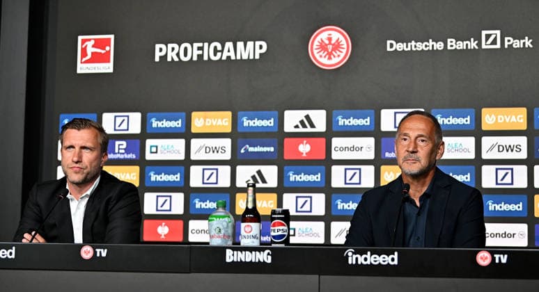 01 06 2026, xfux, Fussball 1 Bundesliga, Eintracht Frankfurt Press conference for the presentation of Adolf Adi Hütter Huetter as new head coach v l Sport Vorstand Markus Kroesche Krösche Director of Sports Eintracht Frankfurt , Trainer Adolf Adi Hütter Huetter Eintracht Frankfurt zautz DFL DFB REGULATIONS PROHIBIT ANY USE OF PHOTOGRAPHS as IMAGE SEQUENCES and or QUASI VIDEO Frankfurt am Main