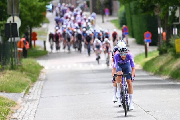 Tour de Wallonie 2026 Stage 1 LOBBES, BELGIUM - JUNE 01 : De Bondt Dries (BEL) of Team Jayco AlUla is attacking during stage 1 of the 47th edition of Ethias Tour de Wallonie an UCI ProSeries 2.Pro cycling road race stage for Men Elite of 180.7 km with start in Manage and finish in Lobbes on June 1, 2026 in Lobbes, Belgium, 01 06 2026 ( Motordriver Pieter Van Herzele - Lobbes Belgium  Copyright: xVincentxKalutx