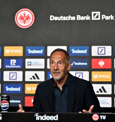 01 06 2026, xfux, Fussball 1 Bundesliga, Eintracht Frankfurt Press conference to present Adolf Adi Hütter Huetter as new head coach v l Trainer Adolf Adi Hütter Huetter Eintracht Frankfurt zautz DFL DFB REGULATIONS PROHIBIT ANY USE OF PHOTOGRAPHS as IMAGE SEQUENCES and or QUASI VIDEO Frankfurt am Main