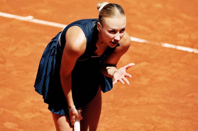 TENNIS - French Open 2026 PARIS,FRANCE,01.JUN.26 - TENNIS - WTA, Tennis Damen Tour, French Open, Roland Garros, Grand Slam. Image shows the disappointment of Anastasia Potapova (AUT).  GEPAxpictures xMatthiasxHauer