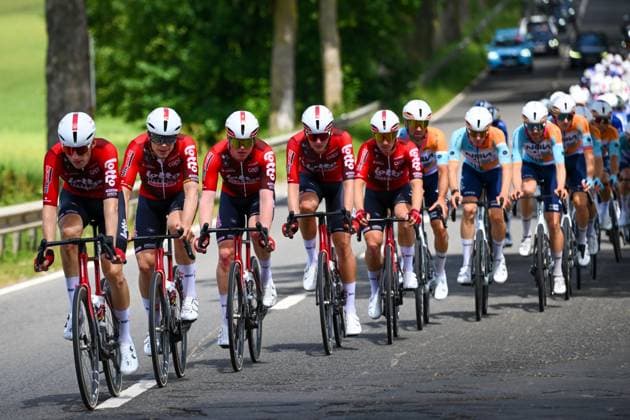 Tour de Wallonie 2026 Stage 1 LOBBES, BELGIUM - JUNE 01 : De Lie Arnaud (BEL) of Lotto Intermarche and his teammates in action during stage 1 of the 47th edition of Ethias Tour de Wallonie an UCI ProSeries 2.Pro cycling road race stage for Men Elite of 180.7 km with start in Manage and finish in Lobbes on June 1, 2026 in Lobbes, Belgium, 01 06 2026 ( Motordriver Pieter Van Herzele - Lobbes Belgium  Copyright: xVincentxKalutx