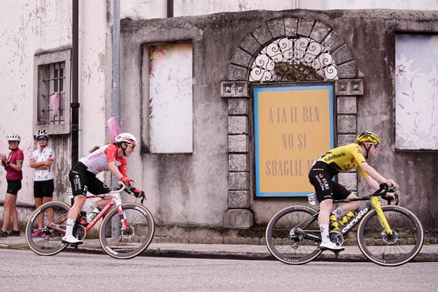 Canada™s Alison Jackson of St Michel - Preference Home - Auber93™s and Netherlands™s Nienke Veenhoven of Team Visma Lease a Bike™s during Stage 3 of the Giro d™Italia Women, from Bibione to Buja, Italy, Monday, June 1, 2026  Copyright: xMarcoxAlpozzi LaPressex