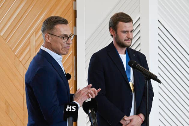 LKS 20260601 Finnish President Alexander Stubb (L) meets captain Aleksander Barkov and other players of Finland s Ice hockey, Eishockey team in Mäntyniemi residence in Helsinki, Finland on June 1, 2026. Finland won IIHF Ice Hockey Men s World Championship, WM, Weltmeisterschaft final match between Switzerland and Finland yesterday in Zurich. - MARKKU ULANDER Helsinki Finland eT_VEYe5fSQ  Copyright: xMarkkuxUlanderx eT_VEYe5fSQ