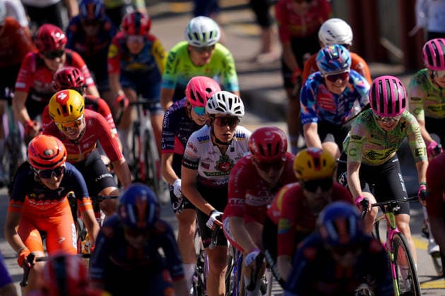 The pack rides cycles during Stage 3 of the Giro d™Italia Women, from Bibione to Buja, Italy, Monday, June 1, 2026  Copyright: xDavidexSpada LaPressex