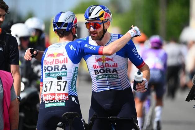 Tour de Wallonie 2026 Stage 1 LOBBES, BELGIUM - JUNE 01 : Meeus Jordi (BEL) of Red Bull BORA Hansgrohe celebrates the victory with teammate Wandahl Frederik (DEN) of Red Bull - BORA - Hansgrohe during stage 1 of the 47th edition of Ethias Tour de Wallonie an UCI ProSeries 2.Pro cycling road race stage for Men Elite of 180.7 km with start in Manage and finish in Lobbes on June 1, 2026 in Lobbes, Belgium, 01 06 2026 ( Motordriver Pieter Van Herzele - Lobbes Belgium  Copyright: xVincentxKalutx