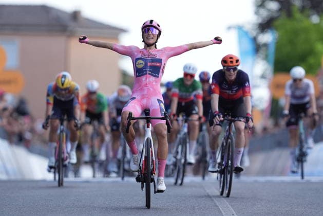 Italy™s Elisa Balsamo of Lidl - Trek™s pink jersey stage winner during Stage 3 of the Giro d™Italia Women, from Bibione to Buja, Italy, Monday, June 1, 2026  Copyright: xDavidexSpada LaPressex