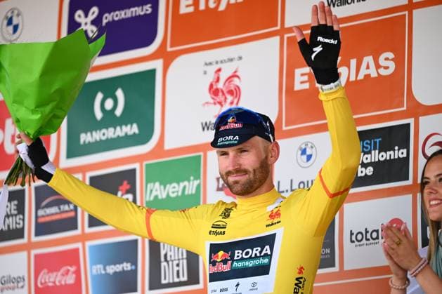 Tour de Wallonie 2026 Stage 1 LOBBES, BELGIUM - JUNE 01 : Meeus Jordi (BEL) of Red Bull BORA Hansgrohe pictured during the podium ceremony in the yellow jersey after during stage 1 of the 47th edition of Ethias Tour de Wallonie an UCI ProSeries 2.Pro cycling road race stage for Men Elite of 180.7 km with start in Manage and finish in Lobbes on June 1, 2026 in Lobbes, Belgium, 01 06 2026 ( Motordriver Pieter Van Herzele - Lobbes Belgium  Copyright: xVincentxKalutx