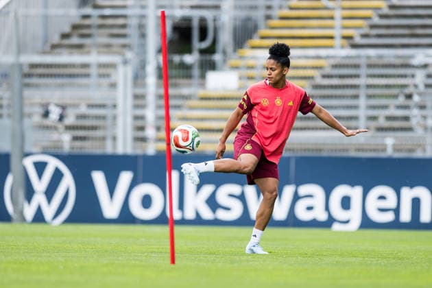 COLOGNE, GERMANY - JUNE 01: Shekiera Martinez (Germany) controls the ball during a training session prepare for the UEFA European Qualifiers for the FIFA Women™s World Cup 2027 between Germany vs. Norway at Sportpark Hoehenberg on June 01, 2026 in Mainz, Germany. North Rhine Westphalia Germany Copyright: xSteffiexWunderlx