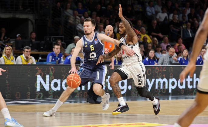 Martin Hermannsson on the ball, Cobe Williams duel Game scene Action Sport Basketball BBL Bundesliga Mens Play Off Semi-Final 2 Game Season 2025 2026 01 06 2026 ALBA Berlin vs BMA365 Bamberg Baskets