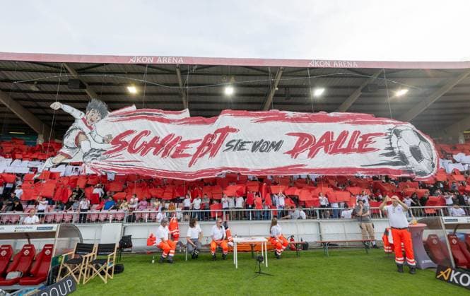 Soccer, Men, Season 2025 2026, Promotion games to the 3 Liga second leg , Würzburger Kickers 1 FC Lok Leipzig, Fans of the Kickers, Shoot them from the Dalle, 01 06 2026, Copyright: xMatthiasxKochx
