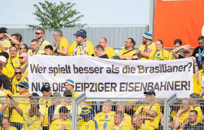 Soccer, Men, Season 2025 2026, Promotion games to the 3 Liga second leg , Würzburger Kickers 1 FC Lok Leipzig, Fans of Lok, Who plays better than the Brazilians Only the Leipzig Railwaymen, 01 06 2026, Copyright: xMatthiasxKochx