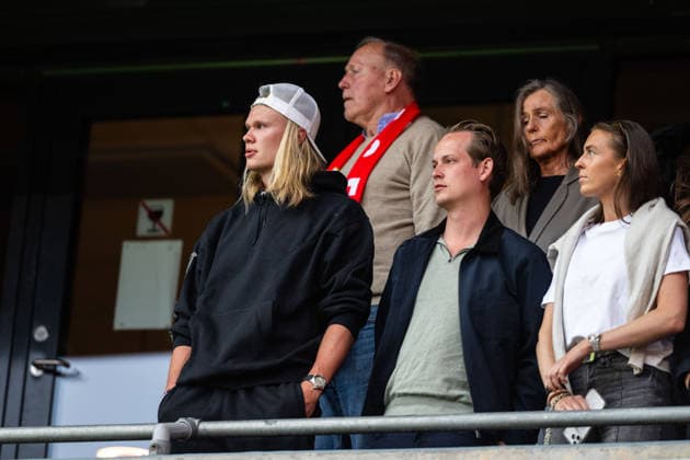 260601 Erling Haaland in the stands ahead of the international friendly football match between Norway and Sweden on June 1, 2026 in Oslo Photo Marius Simensen BILDBYRAN COP 238 JM0820 bbeng fotboll football soccer fotball träningslandskamp privatlandskamp landskamp international friendly norge norway sverige sweden sverige a  Copyright: MARIUSxSIMENSEN BB260601BB723