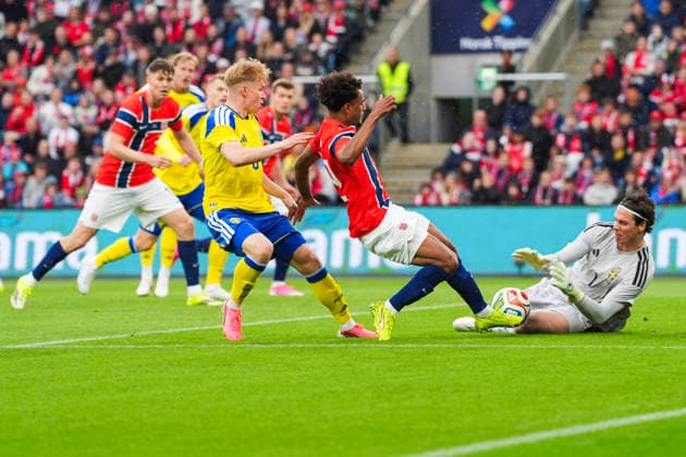 Private international football match Norway Sweden Oslo 20260601 Norway s Oscar Bobb during the private international men s football match between Norway and Sweden at Ullevaal Stadium Photo Lise Aserud NTB Oslo Norway EDITORIAL USE ONLY RESTRICTED USE FOR BETTING COMPANIES  Copyright: xLisexAserudx xNTBx