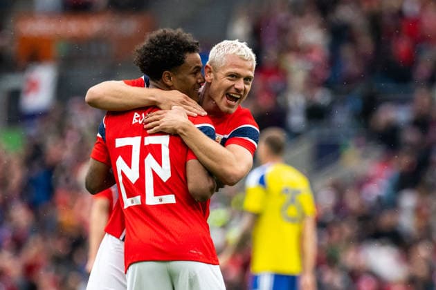 260601 Julian Ryerson of Norway celebrates with Oscar Bobb after 1 0 during the international friendly football match between Norway and Sweden on June 1, 2026 in Oslo Photo Joel Marklund BILDBYRAN kod JM JM0820 bbeng fotboll football soccer fotball träningslandskamp privatlandskamp landskamp international friendly norge norway sverige sweden sverige a jubel  Copyright: JOELxMARKLUND BB260601JM043