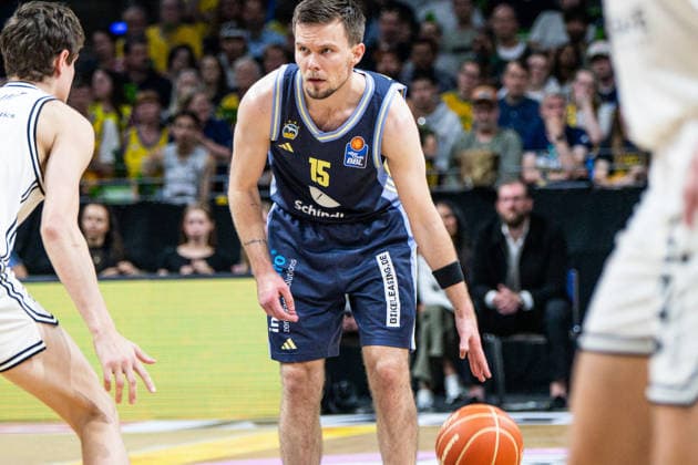 Martin Hermannsson Alba Berlin, 15 01 06 2026, Alba Berlin vs Bamberg Baskets, Basketball, BBL, Max Schmeling Halle, Berlin DFL regulations prohibit any use of photographs as image sequences and or quasi video Copyright: HMBxMedia xFinnxWeidmann