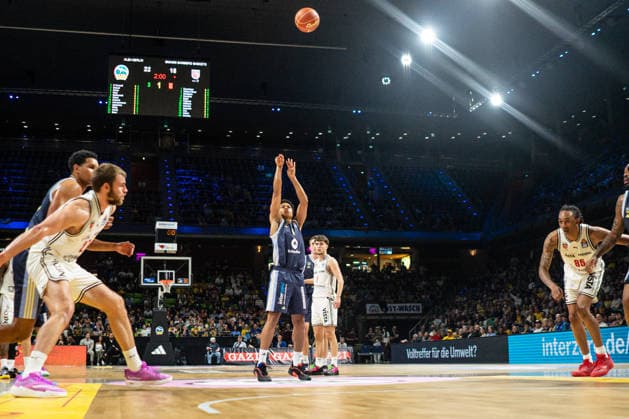 Jack Kayil Alba Berlin, 7 at free throw 01 06 2026, Alba Berlin vs Bamberg Baskets, Basketball, BBL, Max Schmeling Halle, Berlin DFL regulations prohibit any use of photographs as image sequences and or quasi video Copyright: HMBxMedia xFinnxWeidmann