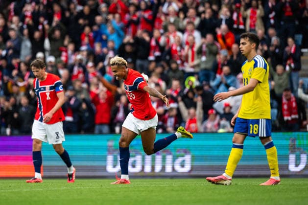 260601 Antonio Nusa of Norway celebrates and Yasin Ayari of Sweden looks dejected after 2 0 during the international friendly football match between Norway and Sweden on June 1, 2026 in Oslo Photo Joel Marklund BILDBYRAN kod JM JM0820 bbeng fotboll football soccer fotball träningslandskamp privatlandskamp landskamp international friendly norge norway sverige sweden sverige a jubel  Copyright: JOELxMARKLUND BB260601JM060