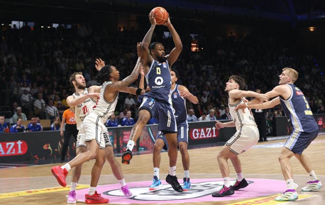 Austin Crowley, J Wan Roberts on the ball, Zachary Ensminger, Sam Griesel duel Game scene Action Sport Basketball BBL Bundesliga Mens Play Off Semi-Final 2 Game Season 2025 2026 01 06 2026 ALBA Berlin vs BMA365 Bamberg Baskets