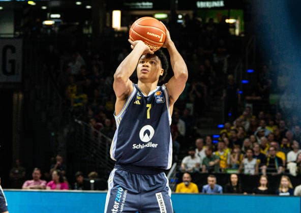 Jack Kayil Alba Berlin, 7 throws a free throw 01 06 2026, Alba Berlin vs Bamberg Baskets, Basketball, BBL, Max Schmeling Halle, Berlin DFL regulations prohibit any use of photographs as image sequences and or quasi video Copyright: HMBxMedia xFinnxWeidmann