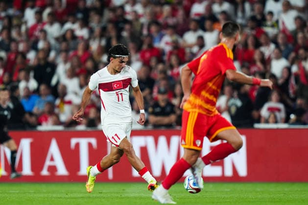 Turkiye v North Macedonia - Friendly match ISTANBUL, TURKIYE - JUNE 1: Can Uzun (11) of Turkiye in action against Bojan Miovski (R) during the International Friendly, Länderspiel, Nationalmannschaft match between Turkiye and North Macedonia at Chobani Stadium, on June 1, 2026, in Istanbul, Turkiye. Hakan Akgun Anadolu Istanbul Turkey. Editorial use only. Please get in touch for any other usage.  Copyright: x2026xAnadoluxHakanxAkgunx