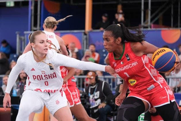 June 1, 2026, Warsaw, Masovian Voivodeship, Poland: PolandÃ¢â‚¬â ¢s ALEKSANDRA ZIEMBORSKA (0) and MadagascarÃ¢â‚¬â ¢s HARISOA HAJANIRINA (1) in action during a FIBA 3x3 Basketball World Cup womenÃ¢â‚¬â ¢s Pool A game between Poland and Madagascar in Warsaw, Poland. Warsaw Poland - ZUMAk204 20260601_zip_k204_079 Copyright: xRomanxKozielx