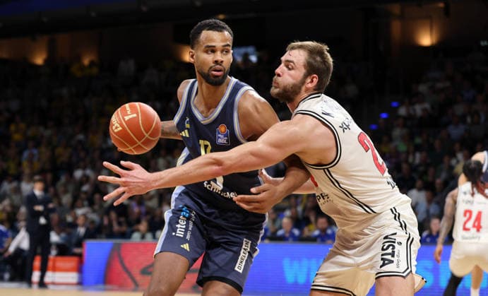 Norris Agbakoko on the ball, Moritz Krimmer duel Game scene Action Sport Basketball BBL Bundesliga Mens Play Off Semi-Final 2 Game Season 2025 2026 01 06 2026 ALBA Berlin vs BMA365 Bamberg Baskets