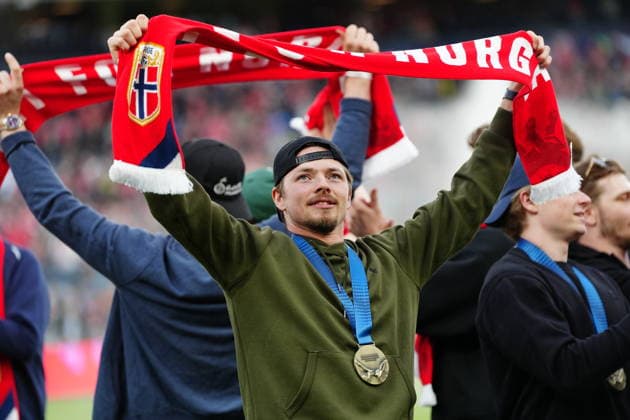 The image is included in the SPORTS PACKAGE. For others, PAYMENT IS REQUIRED