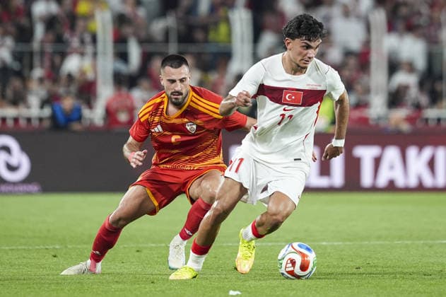 Turkiye v North Macedonia - Friendly match ISTANBUL, TURKIYE - JUNE 1: Can Uzun (11) of Turkiye competes against Gjoko Zajkov (L) of North Macedonia during the International Friendly, Länderspiel, Nationalmannschaft match between Turkiye and North Macedonia at Chobani Stadium, on June 1, 2026, in Istanbul, Turkiye. Beyza Comert Anadolu Istanbul Turkey. Editorial use only. Please get in touch for any other usage.  Copyright: x2026xAnadoluxBeyzaxComertx