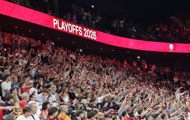 La Ola wave in the basketball hall, Bayern Bonn Bundesliga, FC Bayern Basketball Telekom Baskets Bonn, playoff semi-final, 2 game, 2025 2026 season, 1 06 2026, in Munich, S A P G A R D E N, Germany Source Copyright Credit Oryk HAIST xBASKETBALL-BAYERN-BONNx