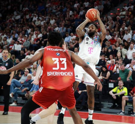 right Jaff GARRET Bonn , Mens Basketball Bundesliga, 2025 26, play off semi-final, second match, FC Bayern Muenchen Basketball vs Telekom Baskets Bonn, SAP Garden3, 01 06 26 Copyright: WolfgangxFehrmann