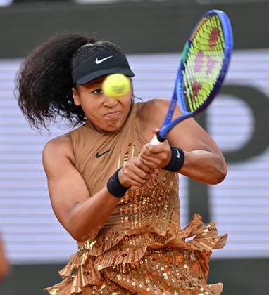 2026 French Open, Roland-Garros - Day 9 PARIS, FRANCE - JUNE 1: Naomi Osaka of Japan in action against Aryna Sabalenka during the women s singles match on day 9 of the French Open tennis tournament at the Roland-Garros Complex in Paris on June 1, 2026. Mustafa Yalcin Anadolu Paris France. Editorial use only. Please get in touch for any other usage.  Copyright: x2026xAnadoluxMustafaxYalcinx