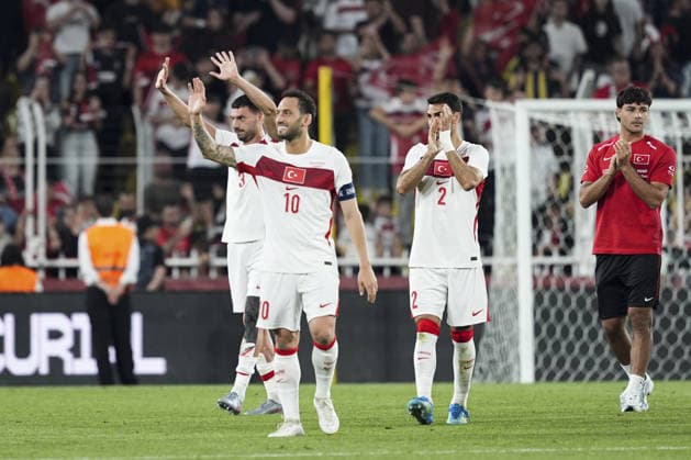 Turkiye v North Macedonia - Friendly match ISTANBUL, TURKIYE - JUNE 1: Players of Turkiye greet the fans after winning the International Friendly, Länderspiel, Nationalmannschaft match between Turkiye and North Macedonia at Chobani Stadium, on June 1, 2026, in Istanbul, Turkiye. Beyza Comert Anadolu Istanbul Turkey. Editorial use only. Please get in touch for any other usage.  Copyright: x2026xAnadoluxBeyzaxComertx