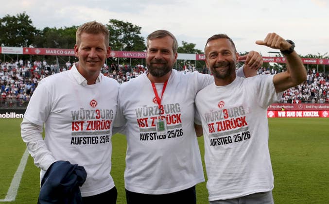 01 06 2026, xfsx, Men, Soccer, Season 2025 2026, Promotion games to 3 League, Play Offs FC Wuerzburger Kickers 1 FC Lokomtive Leipzig v li Chairman of the Board Andre Herber FC Wuerzburger Kickers , Shareholder, Supervisory Board Member Dominik Moehler FC Wuerzburger Kickers , Coach Michael Schiele FC Wuerzburger Kickers Wuerzburg tectake ARENA Bayern Germany
