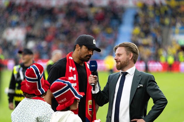 OSLO, NORWAY - JUNE 01: Players of the Norweigan national Ice hockey, Eishockey team celebrated after their bronze medal in IIHF Ice Hockey World Championship, WM, Weltmeisterschaft at half time of the International Friendly, Länderspiel, Nationalmannschaft match between Norway and Sweden at Ullevaal Stadium on June 01, 2026 in Oslo, Norway. (Photo by Ane Frosaker Sports Press Photo)  Copyright: xAnexFrosakerx xSPPx Sportspressphoto_SPR159622