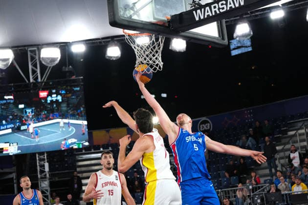 June 1, 2026, Warsaw, Masovian Voivodeship, Poland: SerbiaÃ¢â‚¬â ¢s NENAD NERANDZIC (5) and SpainÃ¢â‚¬â ¢s DIEGO DE BLAS (7) and IVAN AURRECOECHEA (15) in action during a FIBA 3x3 Basketball World Cup menÃ¢â‚¬â ¢s Pool A game between Serbia and Spain in Warsaw, Poland. Warsaw Poland - ZUMAk204 20260601_zip_k204_114 Copyright: xRomanxKozielx
