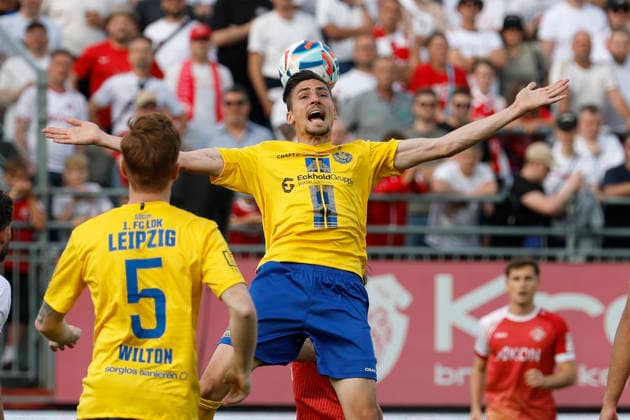 f l n r Alexander Siebeck Lokomotive Leipzig , in the second leg of the promotion match to the 3 Liga between FC Würzburger Kickers and 1 FC Lok Leipzig at the AKON Arena am Dallenberg, Würzburg, Germany, on June 1, 2026 DFB DFL REGULATIONS PROHIBIT ANY USE OF PHOTOGRAPHS AS IMAGE SEQUENCES AND OR QUASI VIDEO, Copyright: HMBxMedia xHeikoxBecker
