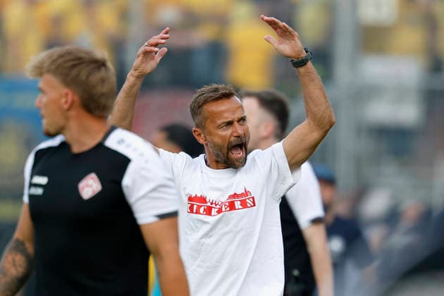 f l n r Coach Michael Schiele Würzburger Kickers , in the second leg of the promotion match to the 3 Liga between FC Würzburger Kickers and 1 FC Lok Leipzig at the AKON Arena am Dallenberg, Würzburg, Germany, on June 1, 2026 DFB DFL REGULATIONS PROHIBIT ANY USE OF PHOTOGRAPHS AS IMAGE SEQUENCES AND OR QUASI VIDEO, Copyright: HMBxMedia xHeikoxBecker