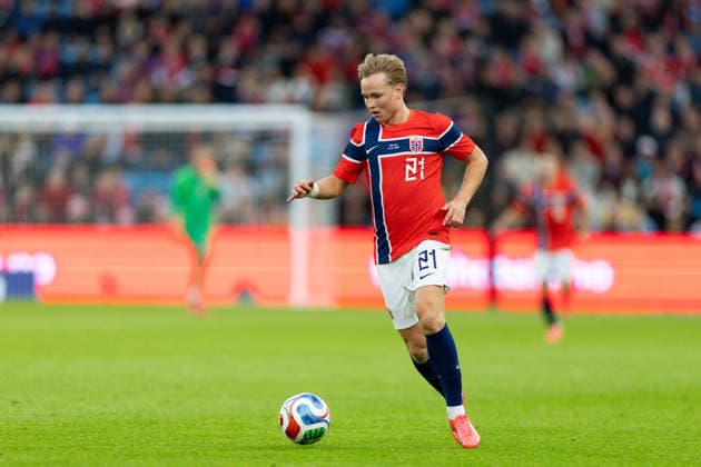 OSLO, NORWAY - JUNE 01: Andreas Schjelderup of Norway controls the ball during the International Friendly, Länderspiel, Nationalmannschaft match between Norway and Sweden at Ullevaal Stadium on June 01, 2026 in Oslo, Norway. (Photo by Ane Frosaker Sports Press Photo)  Copyright: xAnexFrosakerx xSPPx Sportspressphoto_SPR159645
