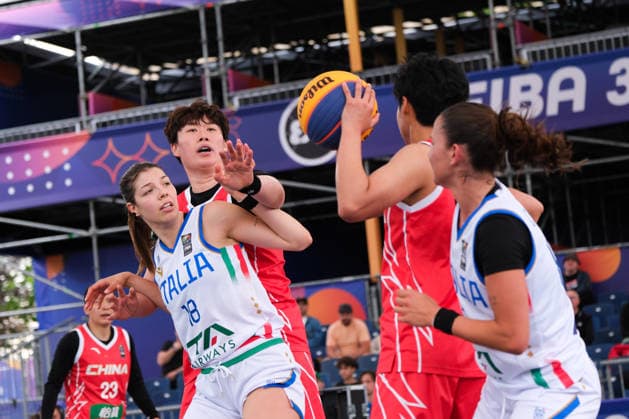 June 1, 2026, Warsaw, Masovian Voivodeship, Poland: ItalyÃ¢â‚¬â ¢s CATERINA GILLI (18) and BEATRICE NOEMI CALORO (8) in action against ChinaÃ¢â‚¬â ¢s ZHITING ZHANG (10), WENXIA LI (21), and LILI WANG (23) during a FIBA 3x3 Basketball World Cup womenÃ¢â‚¬â ¢s Pool C game between China and Italy in Warsaw, Poland. Warsaw Poland - ZUMAk204 20260601_zip_k204_069 Copyright: xRomanxKozielx