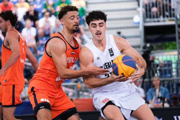 June 1, 2026, Warsaw, Masovian Voivodeship, Poland: New ZealandÃ¢â‚¬â ¢s CHRIS MARTIN (21) and NetherlandsÃ¢â‚¬â ¢ BRYAN ALBERTS (8) in action during a FIBA 3x3 Basketball World Cup menÃ¢â‚¬â ¢s Pool C game between Netherlands and New Zealand in Warsaw, Poland. Warsaw Poland - ZUMAk204 20260601_zip_k204_057 Copyright: xRomanxKozielx