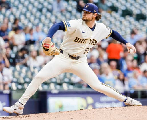 Milwaukee Brewers starting pitcher Shane Drohan throws in the second inning of the MLB, Baseball Herren, USA game between the San Francisco Giants and the Milwaukee Brewers at American Family Field in Milwaukee, Wisconsin on Monday, June 1, 2026.  MIL20260601806 TANNENxMAURY