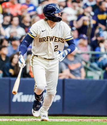 Milwaukee Brewers second baseman Brice Turang hits a two RBI triple in the second inning of the MLB, Baseball Herren, USA game between the San Francisco Giants and the Milwaukee Brewers at American Family Field in Milwaukee, Wisconsin on Monday, June 1, 2026.  MIL20260601811 TANNENxMAURY