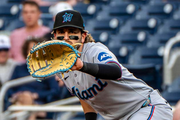 Miami Marlins first baseman Connor Norby (1) prepares for a potential steal at first base in the bottom of the second inning during a game against the Washington Nationals at Nationals Park in Washington, DC on Monday, June 1, 2026.  WAP20260601406 BONNIExCASH