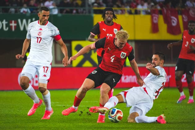 Football Austria, National Team, International Friendly, Friendly International Match, FIFA UEFA World Cup Preparation ÖFB Austria vs Tunisia Tunisienne FTF Ernst Happel Stadion Vienna, Austria Anis Ben Slimane Tunisia, 25 with Xaver Schlager Austria, 4 Copyright: xLukasxBierederx