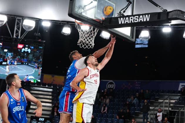 June 1, 2026, Warsaw, Masovian Voivodeship, Poland: SpainÃ¢â‚¬â ¢s IVAN AURRECOECHEA (15) and SerbiaÃ¢â‚¬â ¢s NEMANJA BARAC (6) and ANDREJA MILUTINOVIC (1) in action during a FIBA 3x3 Basketball World Cup menÃ¢â‚¬â ¢s Pool A game between Serbia and Spain in Warsaw, Poland. Basketball 2026: FIBA 3x3 World Cup MenÃ¢â‚¬â ¢S Pool A: Serbia 16:12 Spain  - ZUMAk204 20260601_zip_k204_115 Copyright: xRomanxKozielx