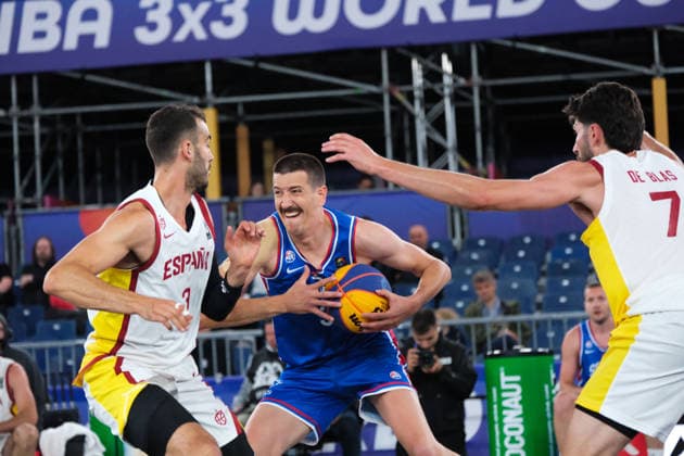 June 1, 2026, Warsaw, Masovian Voivodeship, Poland: SerbiaÃ¢â‚¬â ¢s STRAHINJA STOJACIC (3) in action against SpainÃ¢â‚¬â ¢s GUIM EXPOSITO (3) and DIEGO DE BLAS (7) during a FIBA 3x3 Basketball World Cup menÃ¢â‚¬â ¢s Pool A game between Serbia and Spain in Warsaw, Poland. Basketball 2026: FIBA 3x3 World Cup MenÃ¢â‚¬â ¢S Pool A: Serbia 16:12 Spain  - ZUMAk204 20260601_zip_k204_119 Copyright: xRomanxKozielx