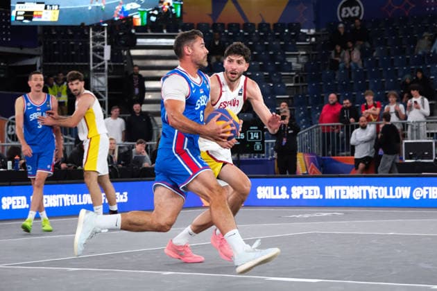 June 1, 2026, Warsaw, Masovian Voivodeship, Poland: SerbiaÃ¢â‚¬â ¢s NEMANJA BARAC (6) and SpainÃ¢â‚¬â ¢s DIEGO DE BLAS (7) in action during a FIBA 3x3 Basketball World Cup menÃ¢â‚¬â ¢s Pool A game between Serbia and Spain in Warsaw, Poland. Basketball 2026: FIBA 3x3 World Cup MenÃ¢â‚¬â ¢S Pool A: Serbia 16:12 Spain  - ZUMAk204 20260601_zip_k204_124 Copyright: xRomanxKozielx