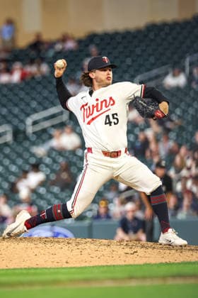 June 1st, 2026: Minnesota Twins pitcher Travis Adams (45) pitches in the ninth inning of a MLB, Baseball Herren, USA Baseball game between the Chicago White Sox and the Minnesota Twins at Target Field in Minneapolis, Minnesota. CSM Minneapolis USA - ZUMAc04_ 20260601_zma_c04_088 Copyright: xStevenxGarciax